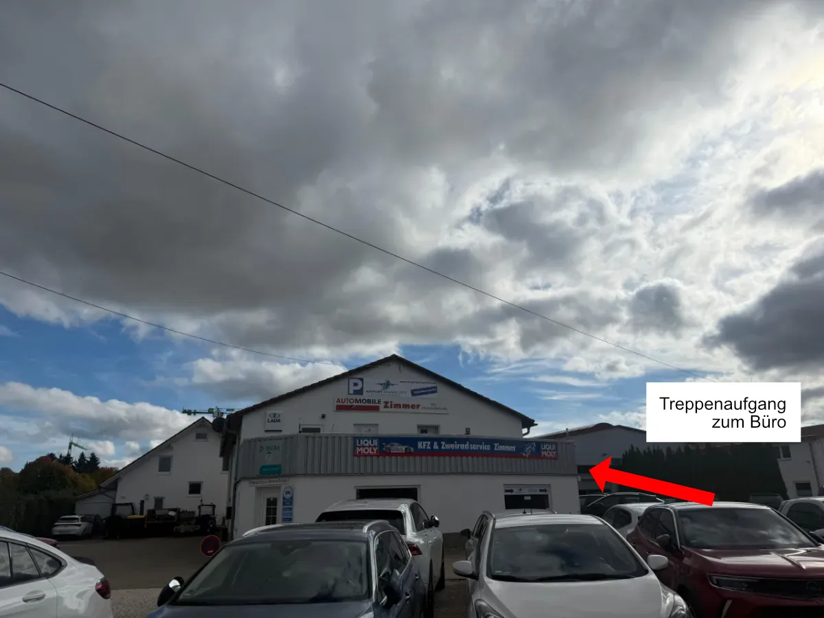 Aiportparken24 am Flughafen Memmingen - Aufgang zum Büro