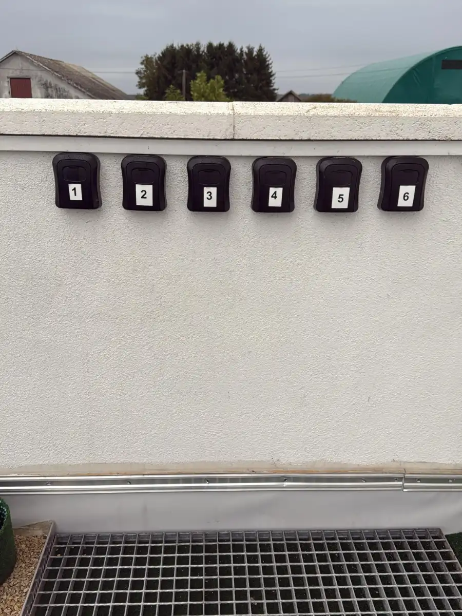 Airportparken24 – Parkplatz am Flughafen Memmingen in Memmingerberg – kleine Schlüsseltresore Airportparken24 - Parkplatz am Flughafen Memmingen in Memmingerberg - kleine Schlüsseltresore